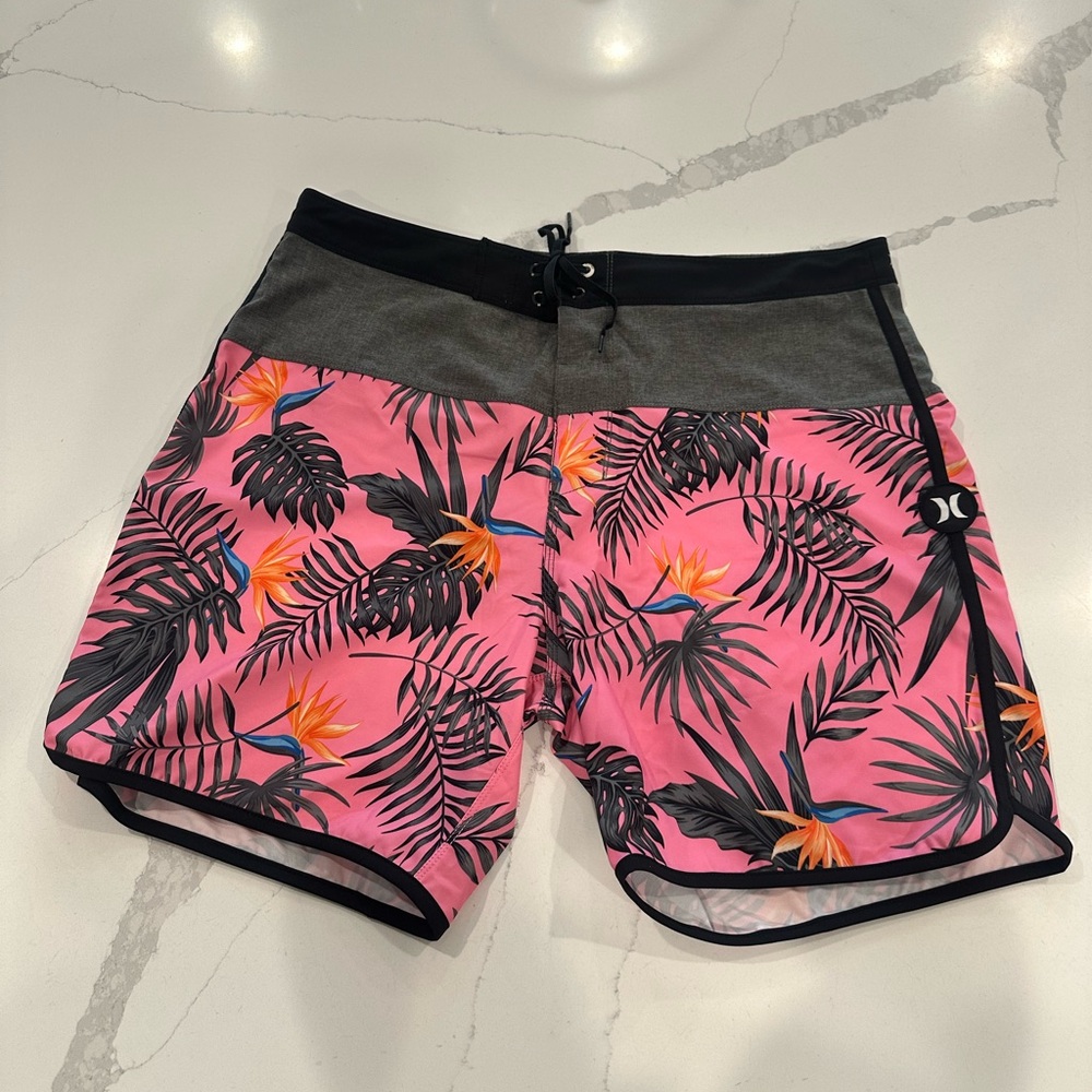 Hurley Women's Pink and Black Tropical Athletic Shorts
